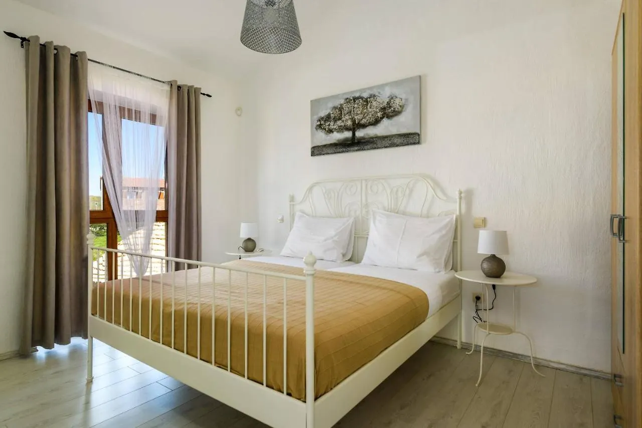 Paradis Villa Stone Queen With Heated Pool Butkovici  0*, Butkovici (Istria)