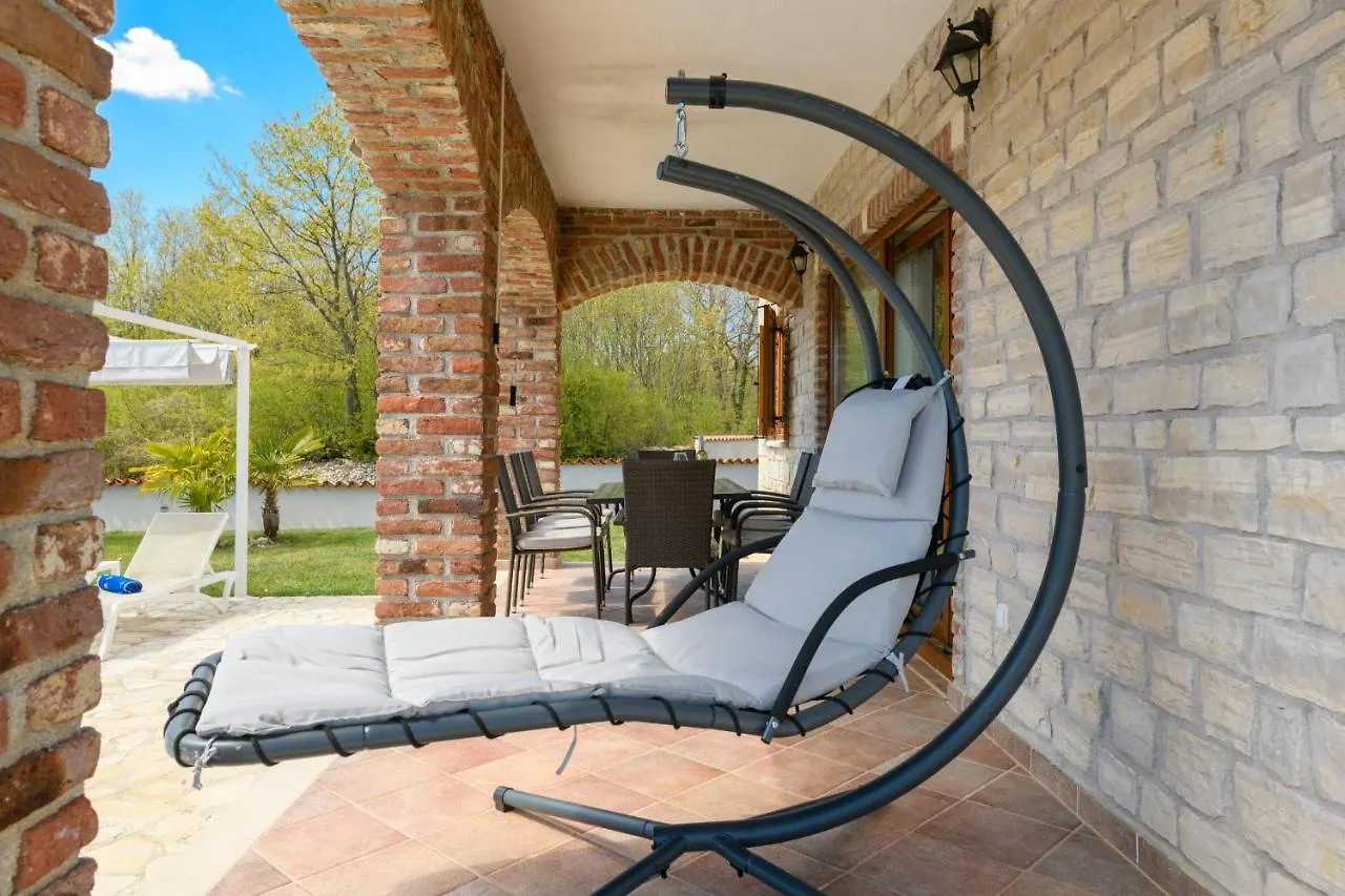 Paradis Villa Stone Queen With Heated Pool Butkovici