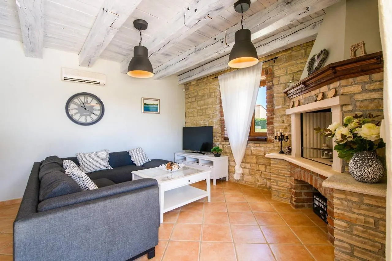 Paradis Villa Stone Queen With Heated Pool Butkovici  Butkovici (Istria)