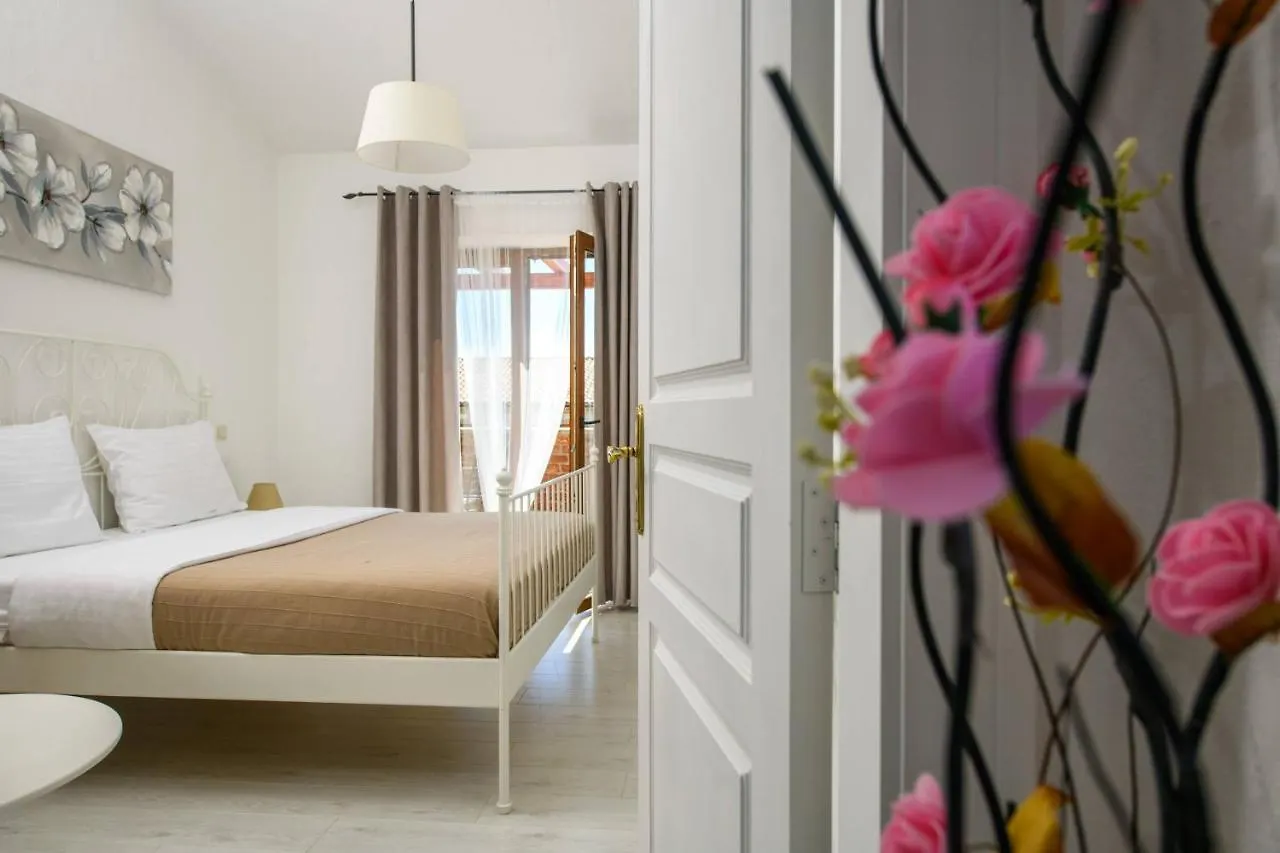 Paradis Villa Stone Queen With Heated Pool Butkovici