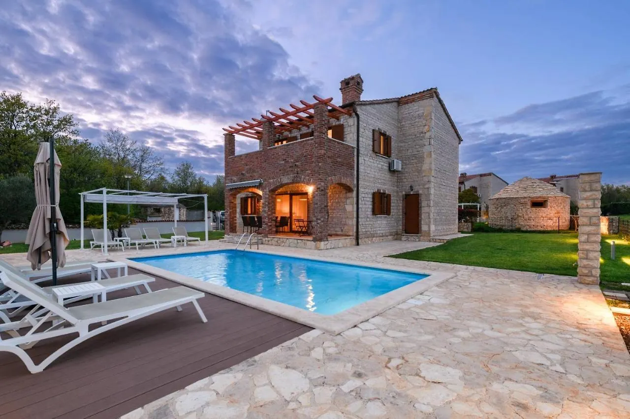 Paradis Villa Stone Queen With Heated Pool Butkovici  Butkovici (Istria)