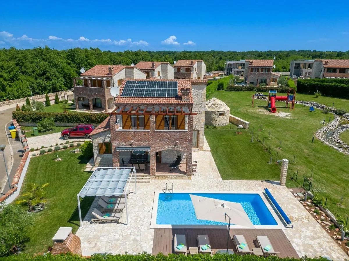 Paradis Villa Stone Queen With Heated Pool Butkovici