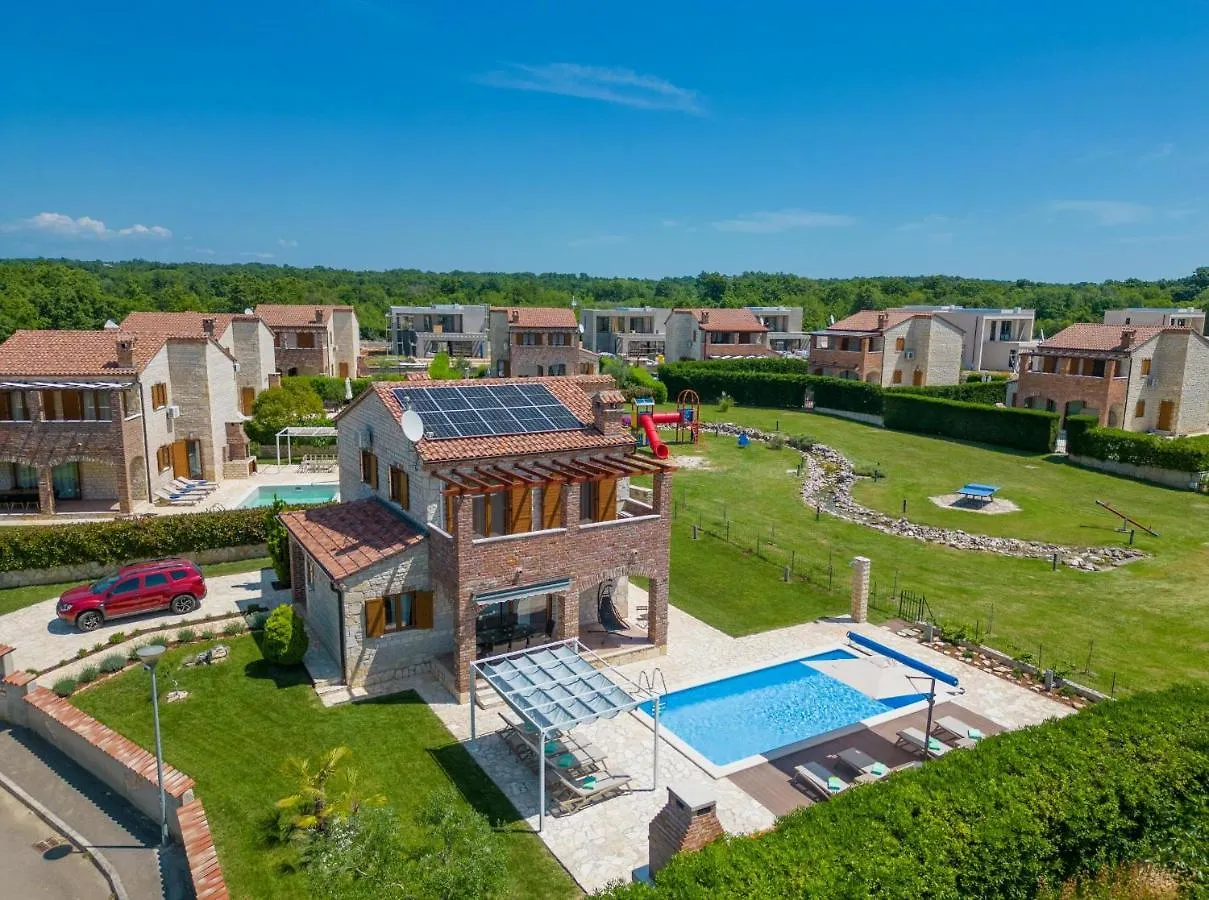 Paradis Villa Stone Queen With Heated Pool Butkovici