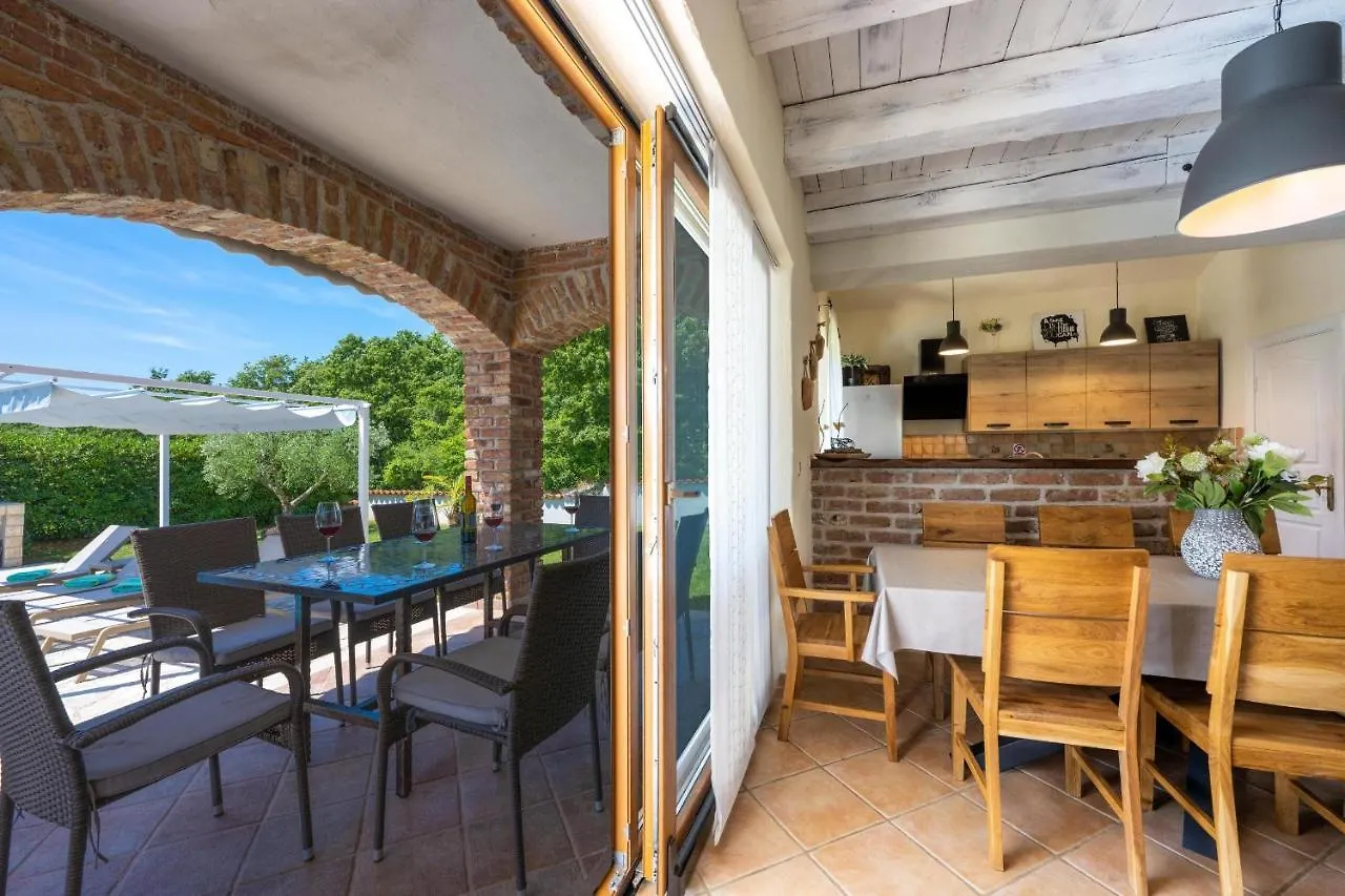 Paradis Villa Stone Queen With Heated Pool Butkovici   Butkovici (Istria)